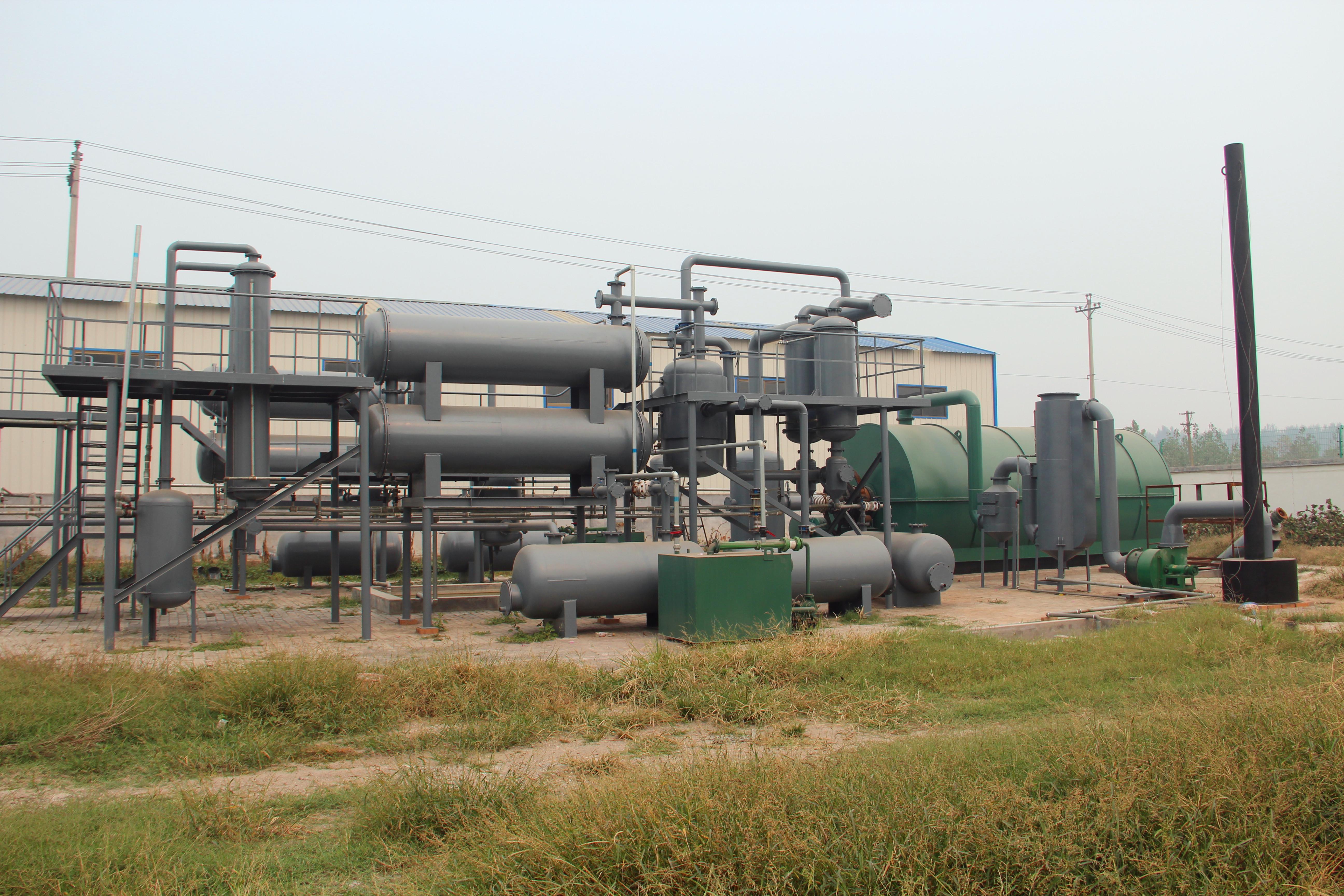 Waste tyre to crude oil plant
