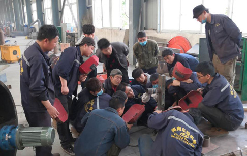 Welding process improve training and strictly control the quality of waste tire to oil pyrolysis plant