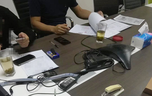 Guangxi customers signed the contract of two sets 12T waste tyre recycling pyrolysis plant