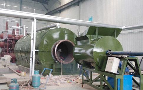 Two sets 12T waste tyre recycling to oil machine installed in Anhui, China