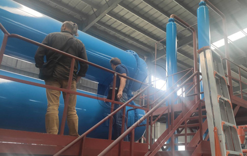   Malaysian customer ordered one set 10T new generation waste tyre to oil plant