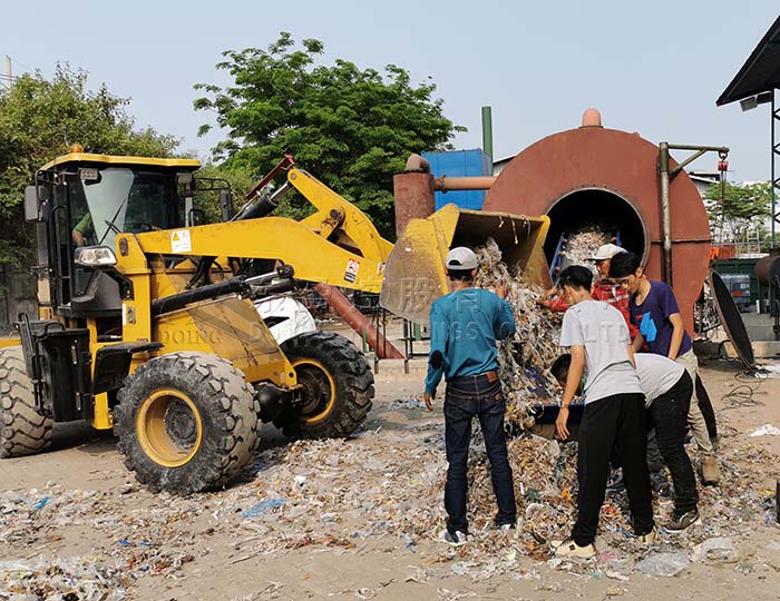 plastic pyrolysis plant