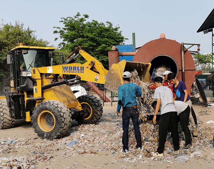 waste plastic pyrolysis machine